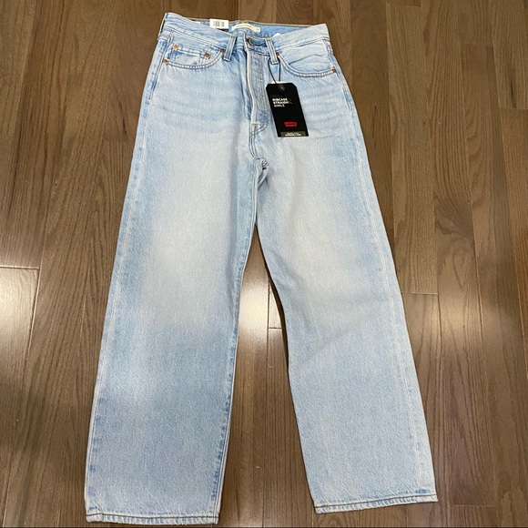 Levi's Ribcage Straight Ankle Jeans - Picture 13 of 16